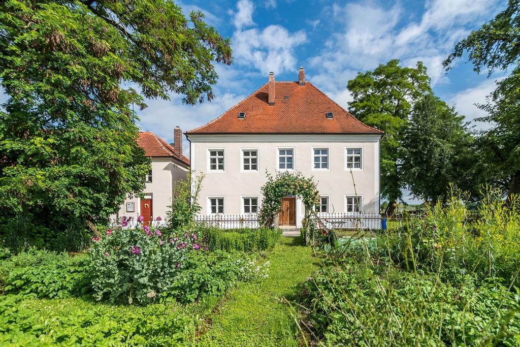 Historischer Pfarrhof Niederleierndorf Langquaid Eksteriør billede